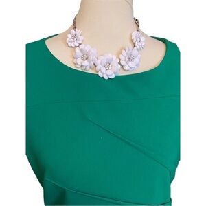 Charming White Daisy & Crystal Necklace